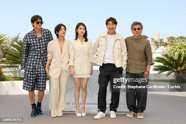 Dong-won Gang, Joo-Young Lee, Ji-eun Lee, Song Kang-ho and Hirokazu Koreeda attend the photocall for "Broker " during the 75th annual Cannes film...