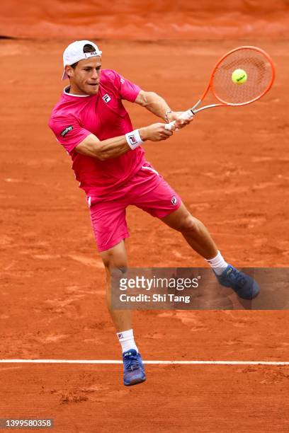 Diego Schwartzman of Argentina plays a backhand in the Men's Singles Third Round match against Grigor Dimitrov of Bulgaria during Day Six of The 2022...