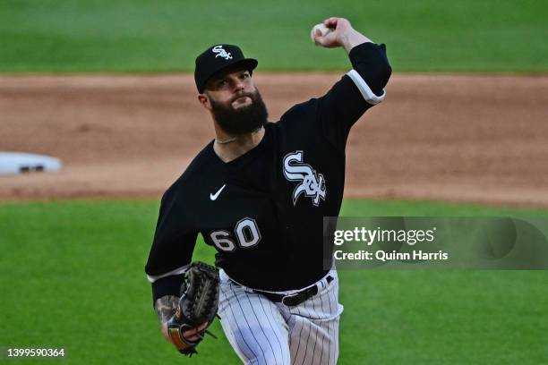 Starting pitcher Dallas Keuchel of the Chicago White Sox delivers the baseball in the first inning against the Boston Red Sox at Guaranteed Rate...