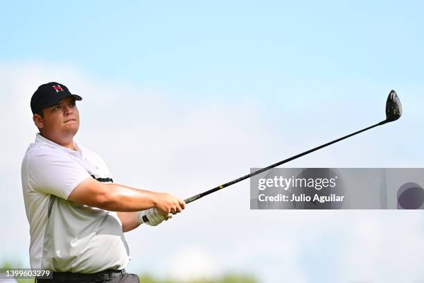 Owen Burt of the Huntingdon College Hawks tees off on the first hole during the Division III Men’s Golf Championship held at The Mission Inn Resort...