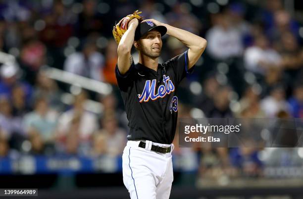 Chasen Shreve of the New York Mets reacts after giving up a three run home run to Garrett Stubbs of the Philadelphia Phillies in the sixth inning at...