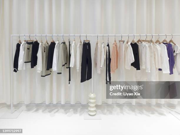 domestic cloakroom - clothes shop fotografías e imágenes de stock