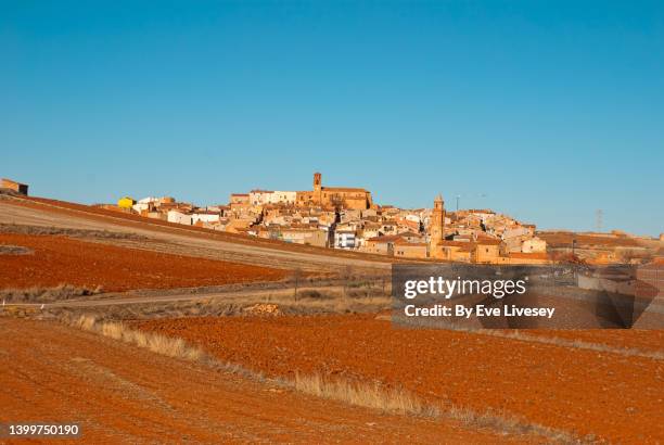 cabolafuente village - provinz sarragossa stock-fotos und bilder