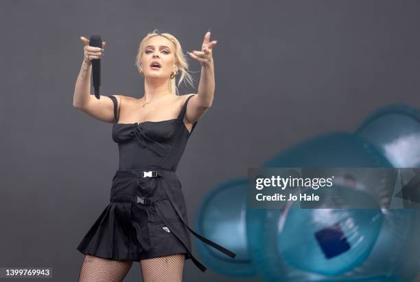 Anne Marie performs on stage at Radio 1's Big Weekend 2022 at War Memorial Park on May 28, 2022 in Coventry, England.