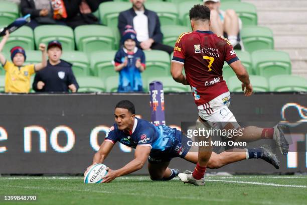 Lukas Ripley of the Rebels scores a try during the round 15 Super Rugby Pacific match between the Melbourne Rebels and the Highlanders at AAMI Park...