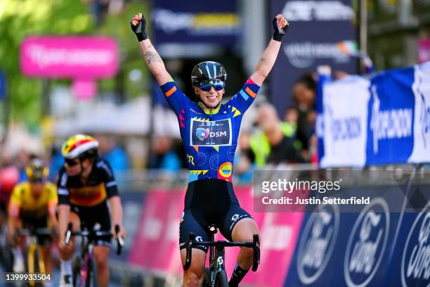 Lorena Wiebes of Netherlands and Team DSM blue leader jersey celebrates at finish line as stage winner during the 5th RideLondon Classique 2022 -...