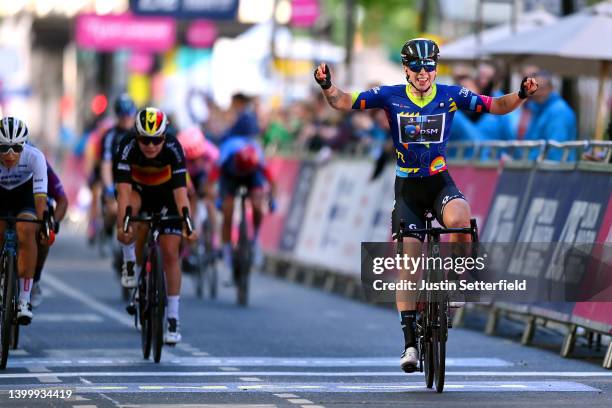 Lorena Wiebes of Netherlands and Team DSM blue leader jersey celebrates at finish line as stage winner during the 5th RideLondon Classique 2022 -...