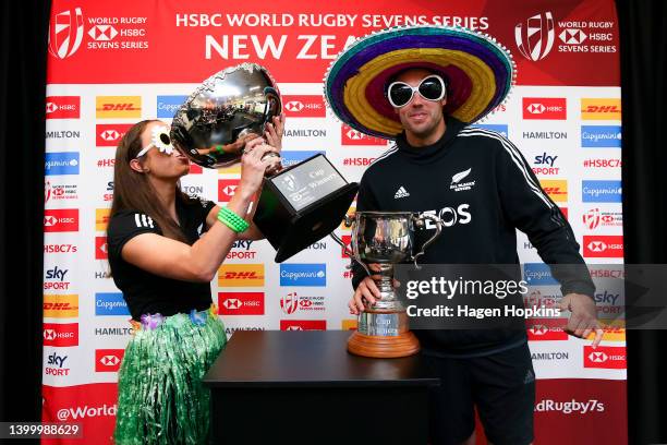 And Jazmin Hotham of the Black Ferns Sevens and Tim Mikkelson of the All Blacks Sevens pose during an event to announce the return of the HSBC New...