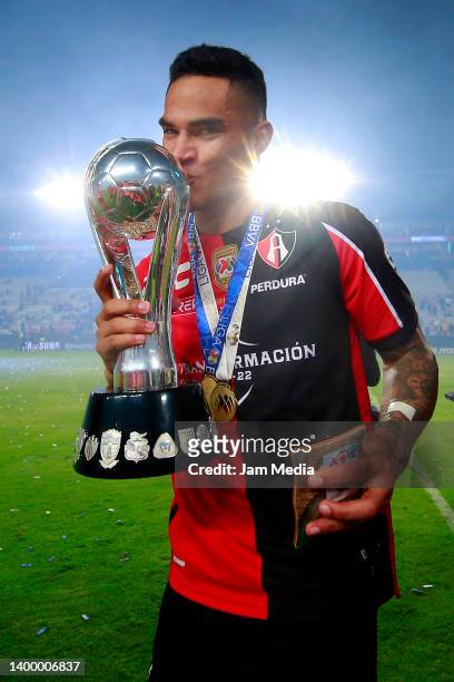 Anderson Santamaria of Atlas celebrates the championship after winning the final second leg match between Pachuca and Atlas as part of the Torneo...