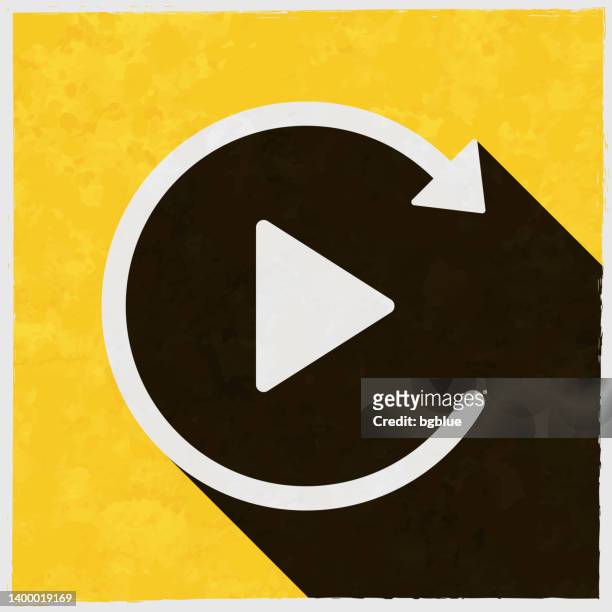 ilustraciones, imágenes clip art, dibujos animados e iconos de stock de repetir. icono con sombra larga sobre fondo amarillo texturizado - replay