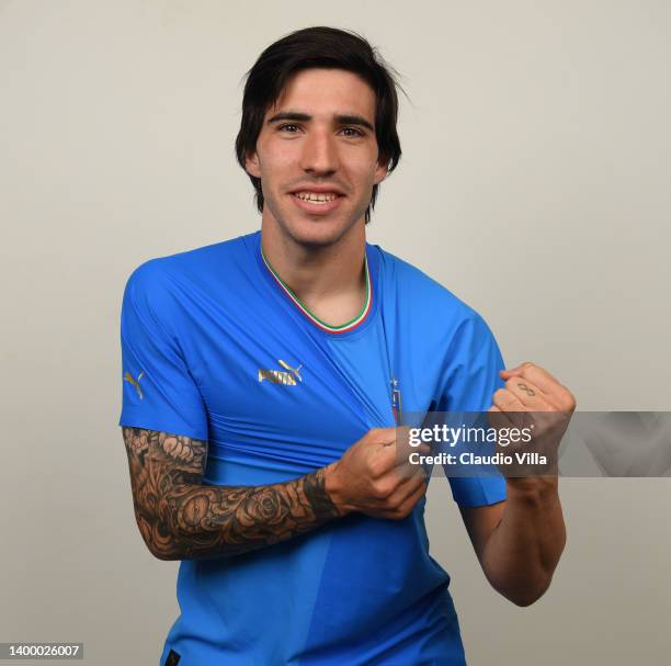 Sandro Tonali of Italy poses during an official portrait session at Centro Tecnico Federale di Coverciano on May 27, 2022 in Florence, Italy.