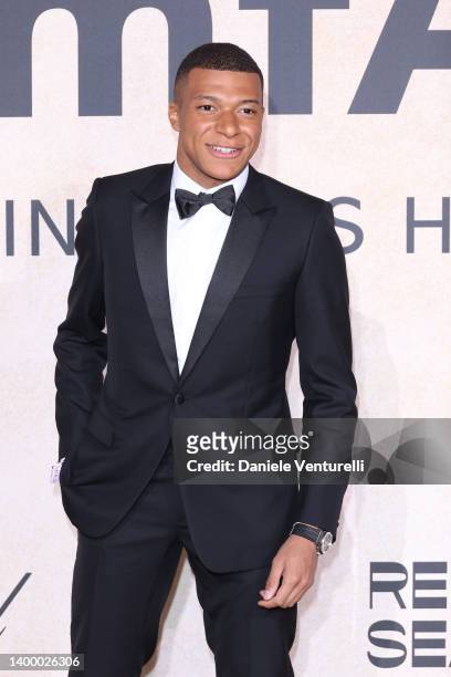 Kylian Mbappé attends amfAR Gala Cannes 2022 at Hotel du Cap-Eden-Roc on May 26, 2022 in Cap d'Antibes, France.