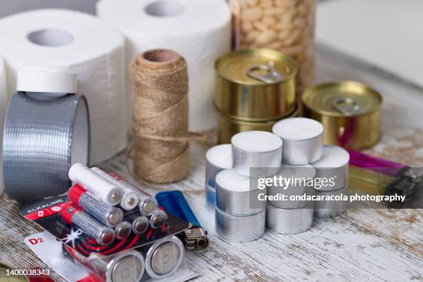 essential items for an emergency - voorraadkast stockfoto's en -beelden