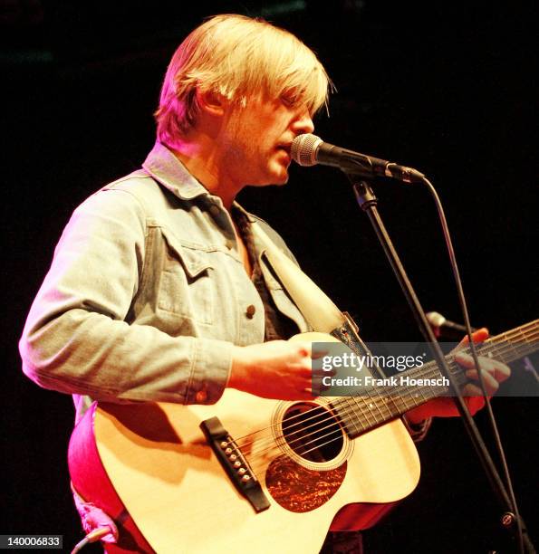 Surf Singer 55 Van Pierszalowski Photos & High Res Pictures - Getty Images