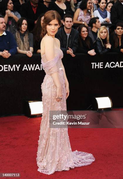 Actress Kate Mara arrives at the 84th Annual Academy Awards held at the Hollywood & Highland Center on February 26, 2012 in Hollywood, California.