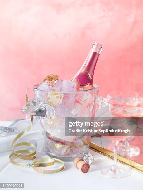 pink champagne - pink champagne stock pictures, royalty-free photos & images