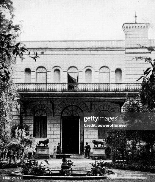 ilustraciones, imágenes clip art, dibujos animados e iconos de stock de casa colonial en la ciudad de méxico, méxico - siglo 19 - mexico colonial