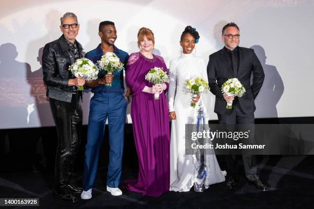 Jeff Goldblum, Mamoudou Athie, Bryce Dallas Howard, DeWanda Wise and Colin Trevorrow attend the "Jurassic World: Ein neues Zeitalter" Photocall at...