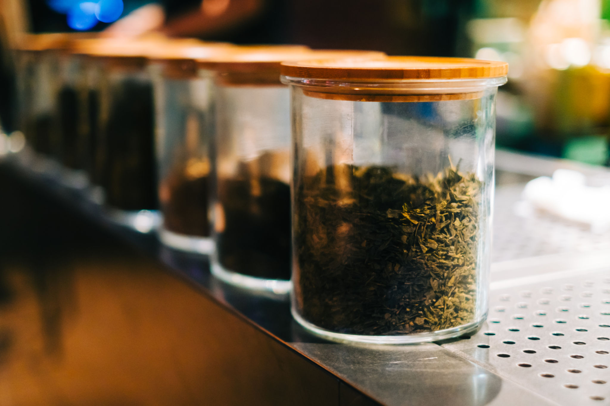 Sustainable borosilicate glass jars packaging. zero-waste tea packaging tea packaging, teaware, eco-friendly tea products. Sustainable borosilicate glass jars packaging. zero-waste tea packaging tea packaging, teaware, eco-friendly tea products.