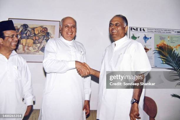 Jammu & Kashmir Chief Minister Dr Farooq Abdullah with Deputy Chairman of the Planning Commission K C Pant in New Delhi