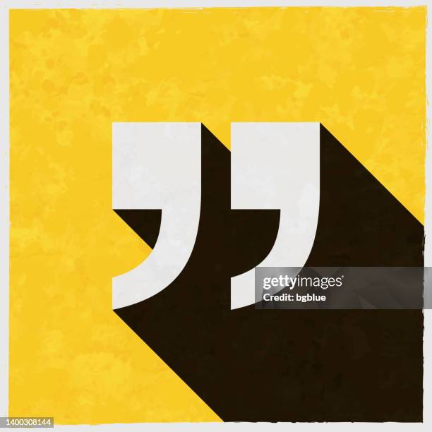 stockillustraties, clipart, cartoons en iconen met quotation marks symbol. icon with long shadow on textured yellow background - leesteken