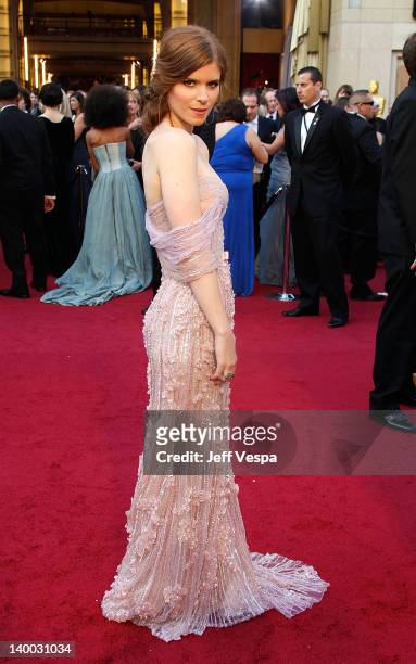 Actress Kate Mara arrives at the 84th Annual Academy Awards held at the Hollywood & Highland Center on February 26, 2012 in Hollywood, California.