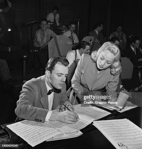 Ina Ray 7,044 New Hutton Photos & High Res Pictures - Getty Images