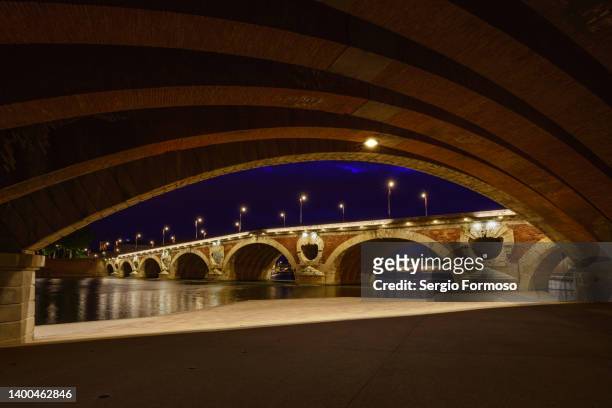 pont neuf over river garonne in toulouse france - ile de la cite stock pictures, royalty-free photos & images