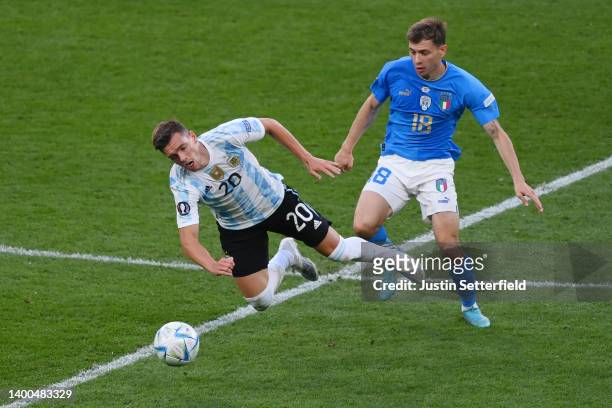 Giovani Lo Celso of Argentina is challenged by Nicolo Barella of Italy during the 2022 Finalissima match between Italy and Argentina at Wembley...