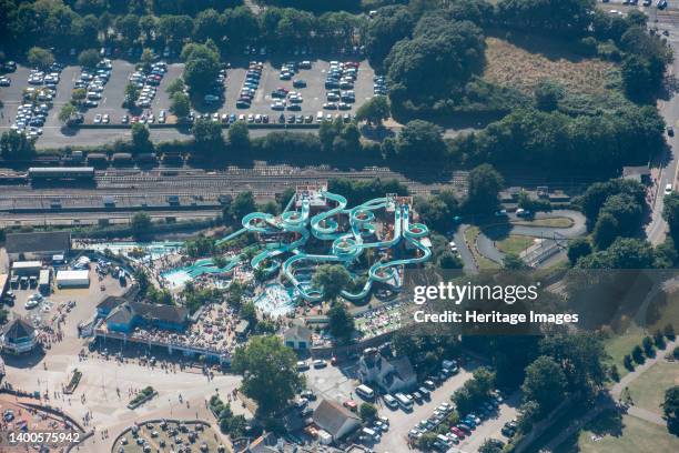 Splashdown Path Splash Down Waterpark Photos and Premium High Res Pictures - Getty Images