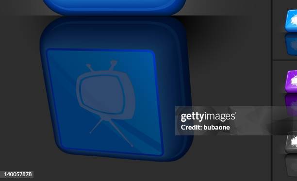 retro tv mit 3d-knopf-design - fernsehantenne stock-grafiken, -clipart, -cartoons und -symbole