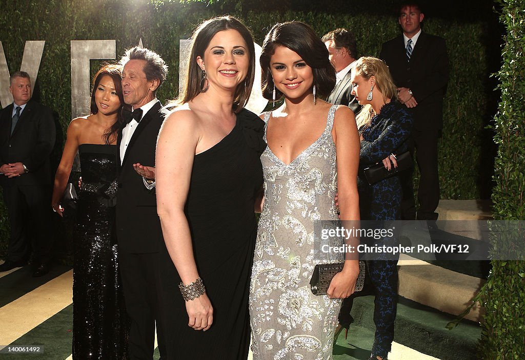 2012 Vanity Fair Oscar Party Hosted By Graydon Carter - Roaming Arrivals