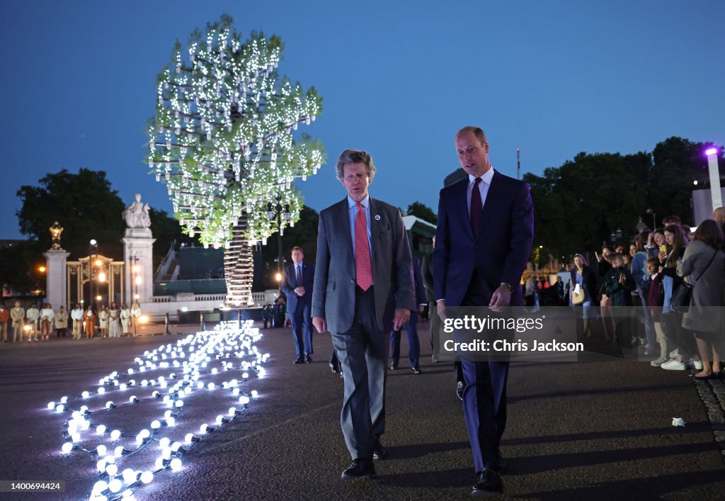 Queen Elizabeth II Platinum Jubilee 2022 - The Lighting Of The Platinum Jubilee Principal Beacons Lighting