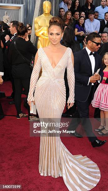 Jennifer Lopez arrives at the 84th Annual Academy Awards at Hollywood & Highland Centre on February 26, 2012 in Hollywood, California.