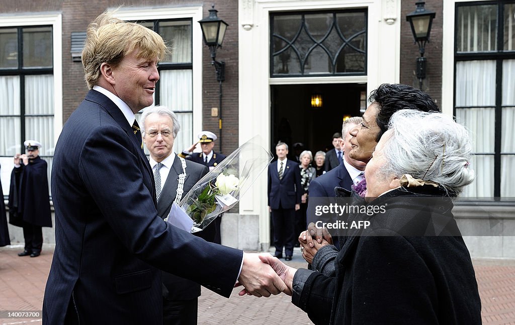 Dutch Prince Willem-Alexander (L) receiv
