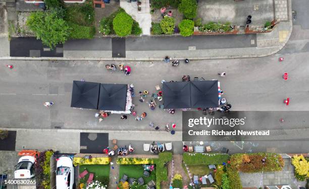 queen's jubilee street party - street party ストックフォトと画像