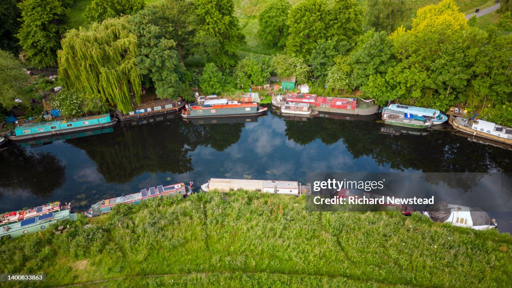 River Lea Houseboats