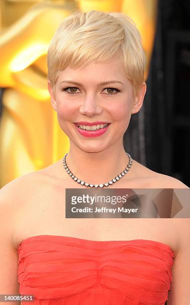 Michelle Williams arrives at the 84th Annual Academy Awards held at Hollywood & Highland Centre on February 26, 2012 in Hollywood, California.
