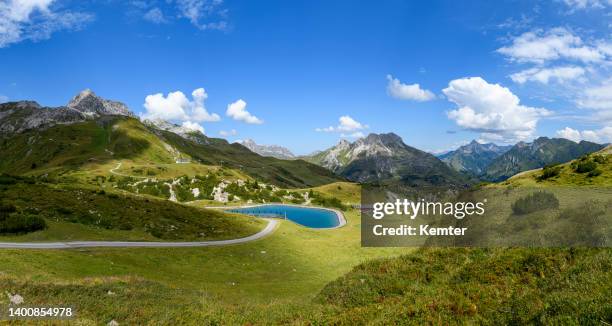 small lake in the mountains - vorarlberg imagens e fotografias de stock