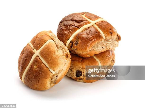 drei hot kreuz brötchen - hot cross buns stock-fotos und bilder