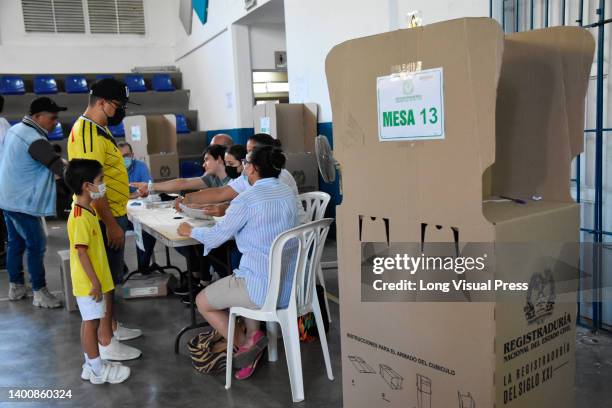 Colombians participate in the 2022 Presidential elections in Barranquilla, Colombia May 29, 2022.