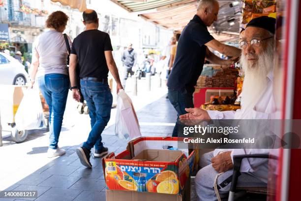 Panhandler Hand Out 54 Shabbat Hands Stock Photos, High-Res Pictures, and Images - Getty Images