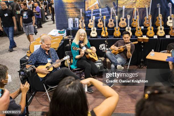 Jeff Linsky Jennifer Linsky Photos and Premium High Res Pictures - Getty Images