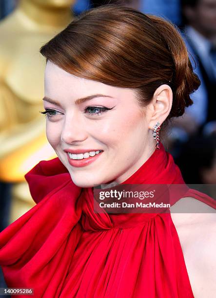 Actor Emma Stone arrives at the 84th Annual Academy Awards held at Hollywood & Highland Centre on February 26, 2012 in Hollywood, California.