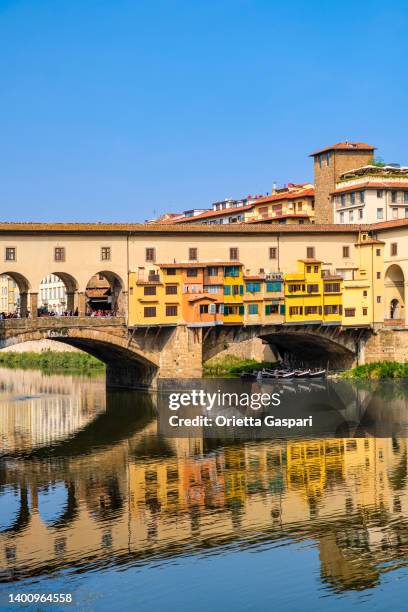 ponte vecchio, florenz - toskana - vecchio stock-fotos und bilder