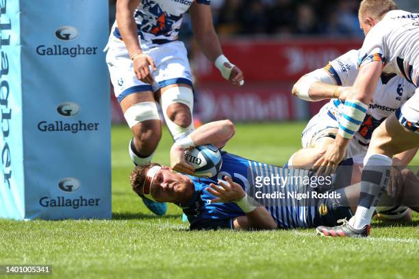 Cobus Wiese of Sale Sharks touches down for the third try during the Gallagher Premiership Rugby match between Sale Sharks and Bristol Bears at AJ...