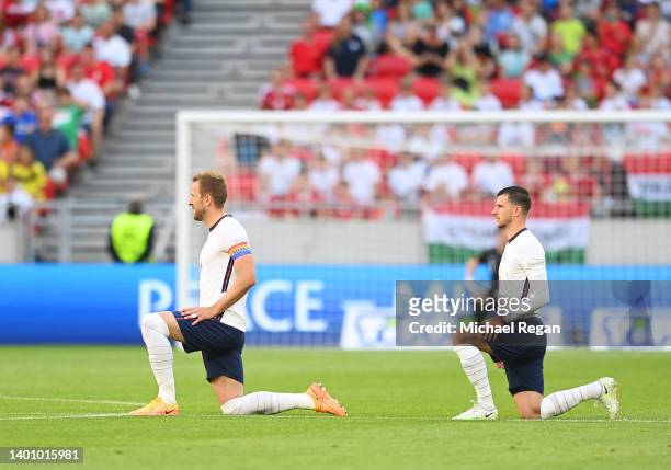 Harry Kane and Mason Mount of England take a knee prior to the UEFA Nations League League A Group 3 match between Hungary and England at Puskas Arena...