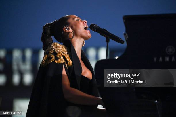 Alicia Keys performs onstage during the Platinum Party at the Palace in front of Buckingham Palace on June 04, 2022 in London, England. The Platinum...