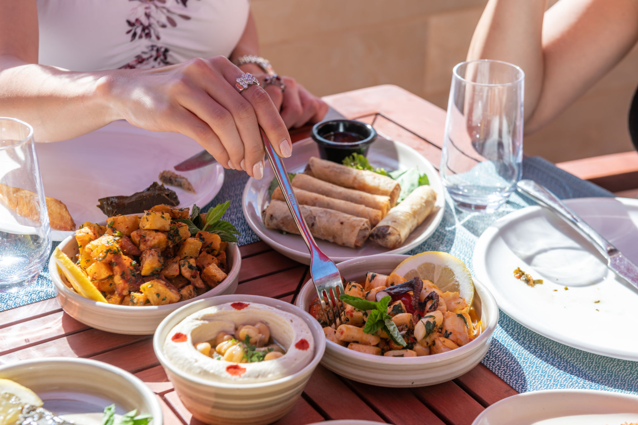 dining lebanese restaurant