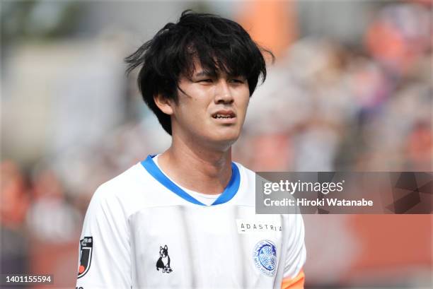 Ryo Niizato of Mito Hollyhock looks on during the J.LEAGUE Meiji Yasuda J2 20th Sec. Match between Omiya Ardija and Mito Hollyhock at NACK5 Stadium...